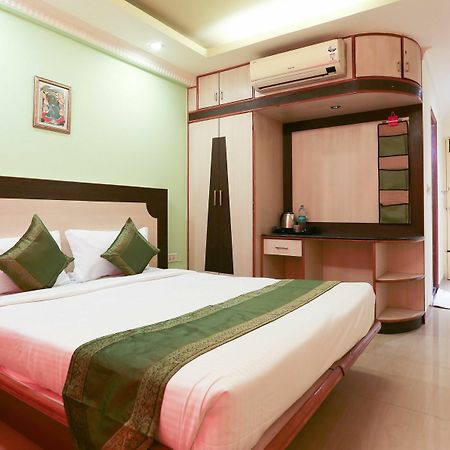 Hotel Treebo Trip Grand Regency Bangalore Esterno foto