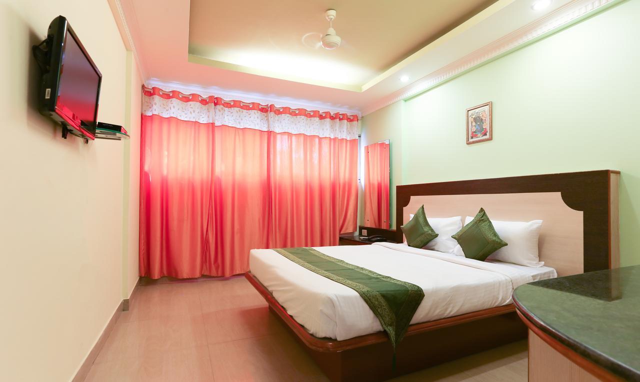 Hotel Treebo Trip Grand Regency Bangalore Esterno foto
