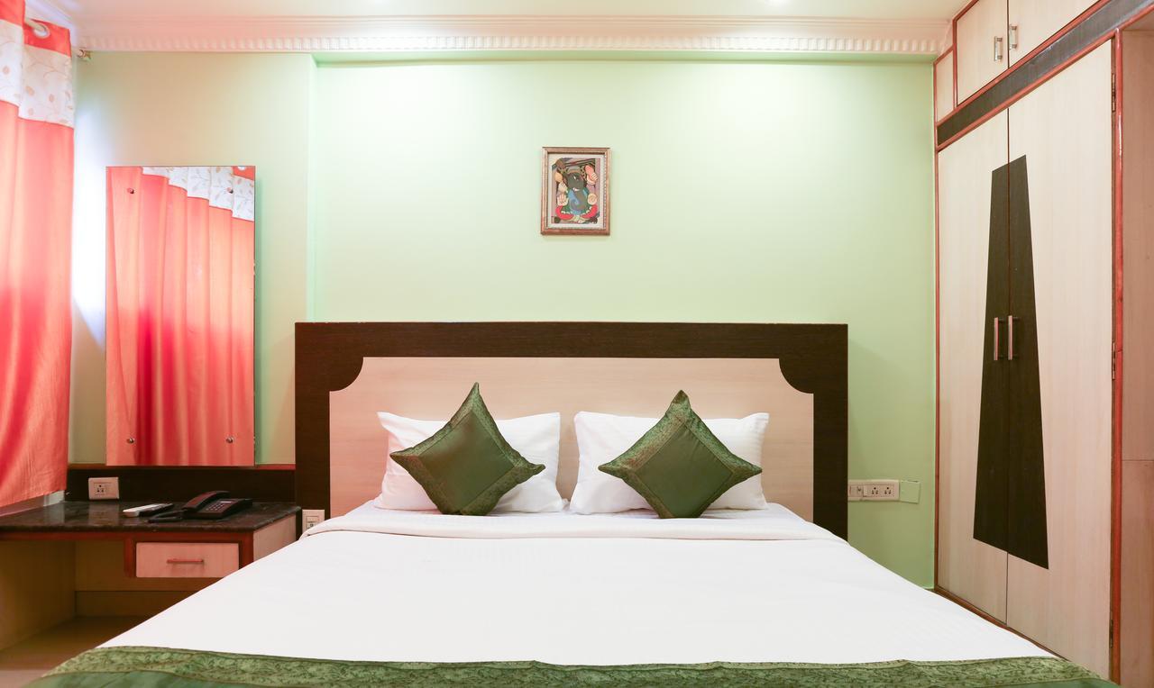 Hotel Treebo Trip Grand Regency Bangalore Esterno foto