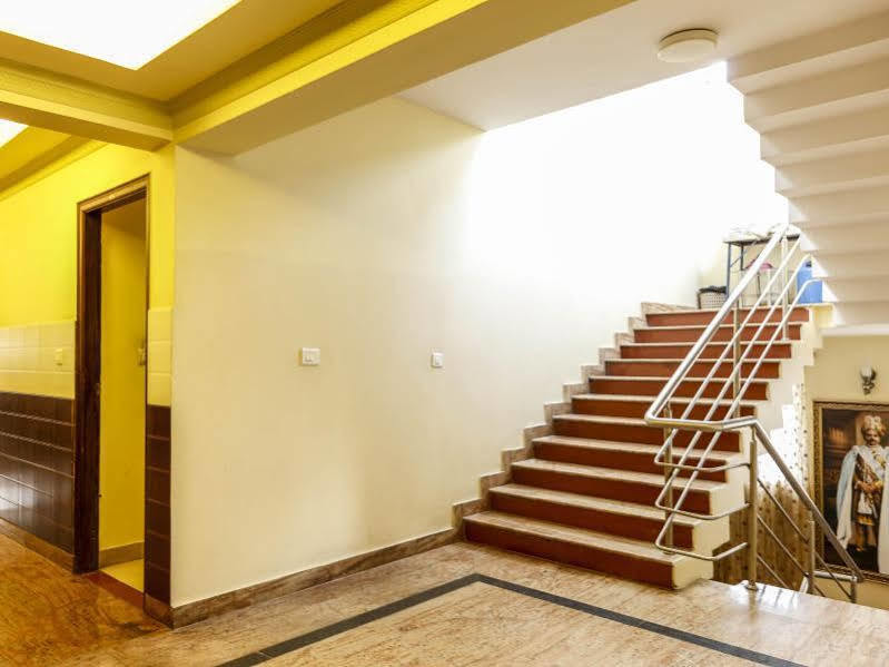 Hotel Treebo Trip Grand Regency Bangalore Esterno foto