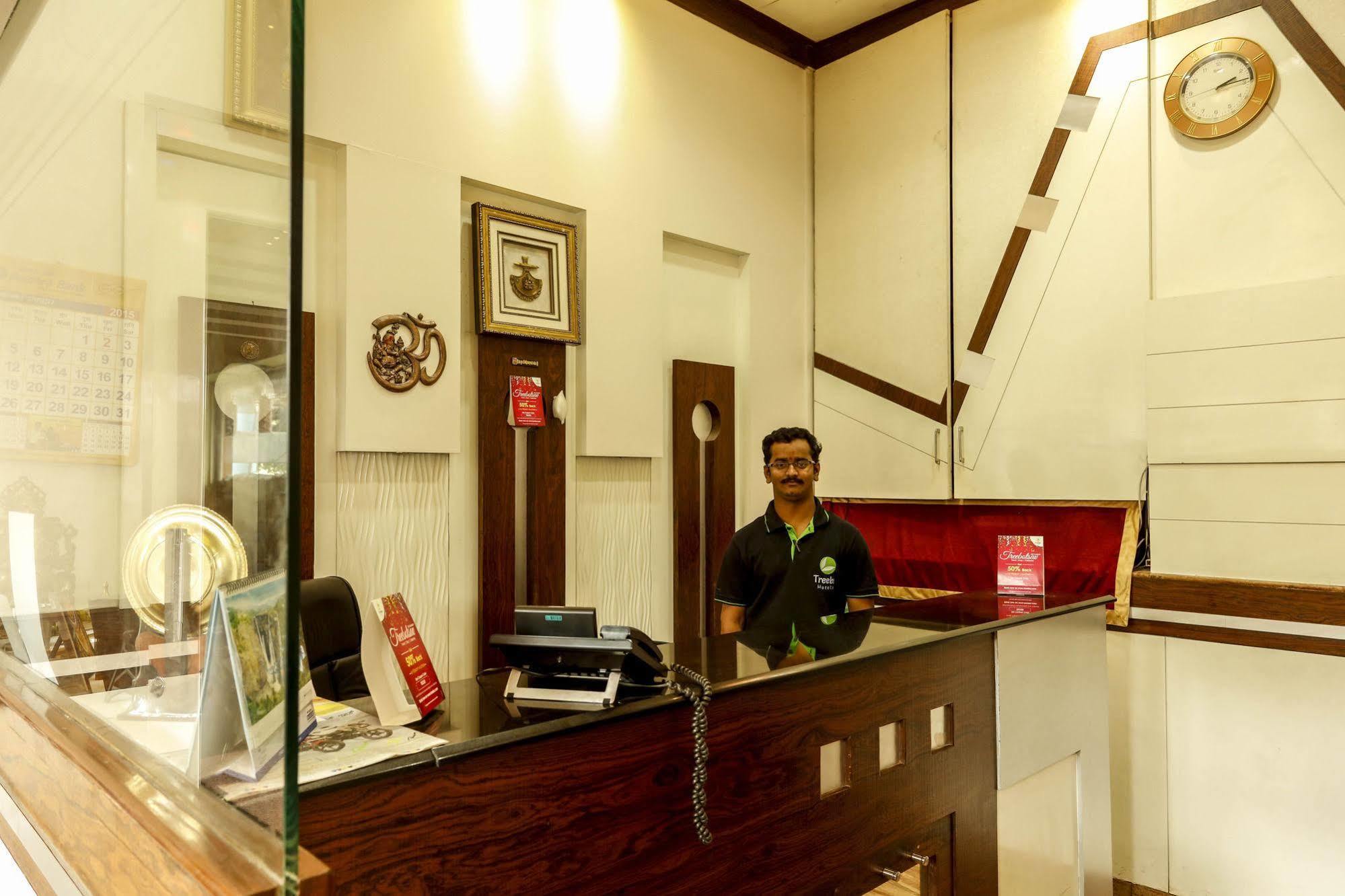 Hotel Treebo Trip Grand Regency Bangalore Esterno foto