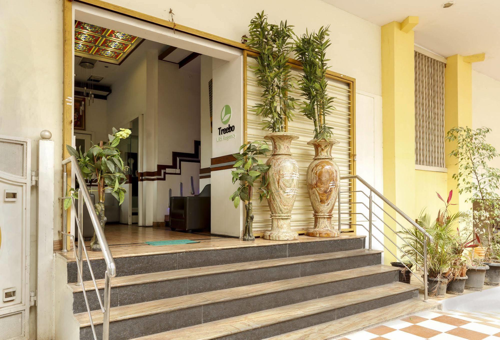 Hotel Treebo Trip Grand Regency Bangalore Esterno foto
