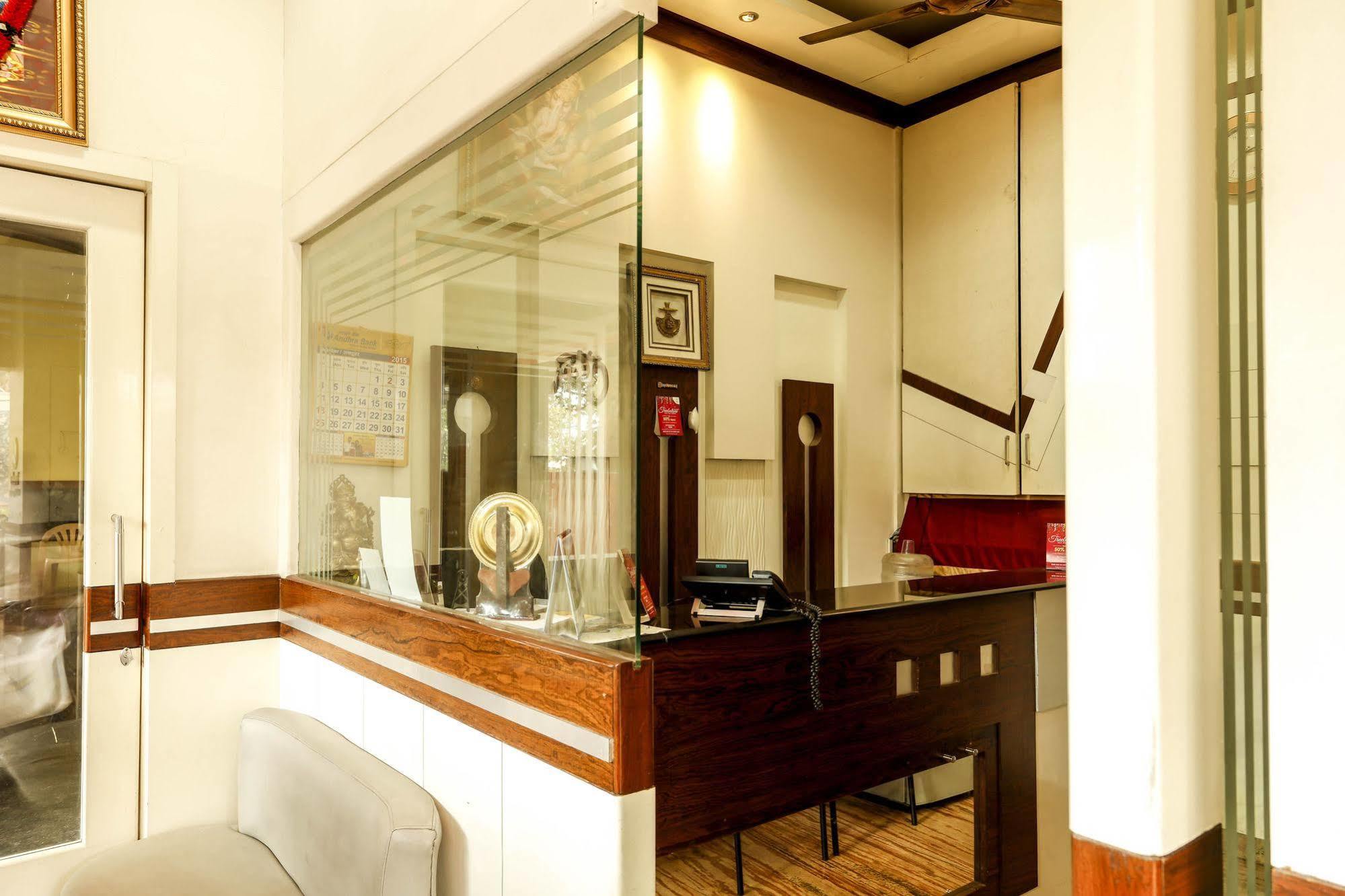 Hotel Treebo Trip Grand Regency Bangalore Esterno foto