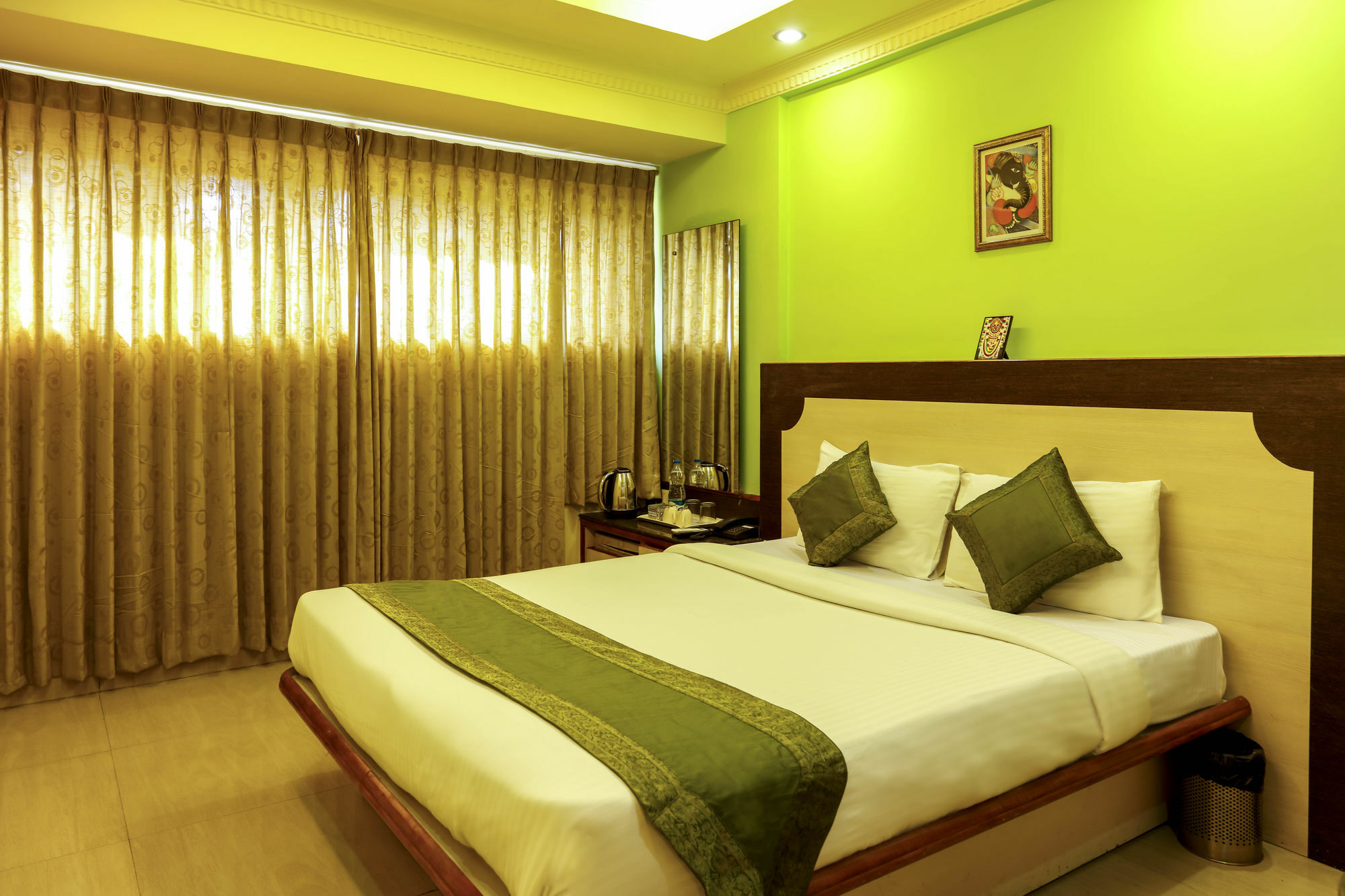 Hotel Treebo Trip Grand Regency Bangalore Esterno foto