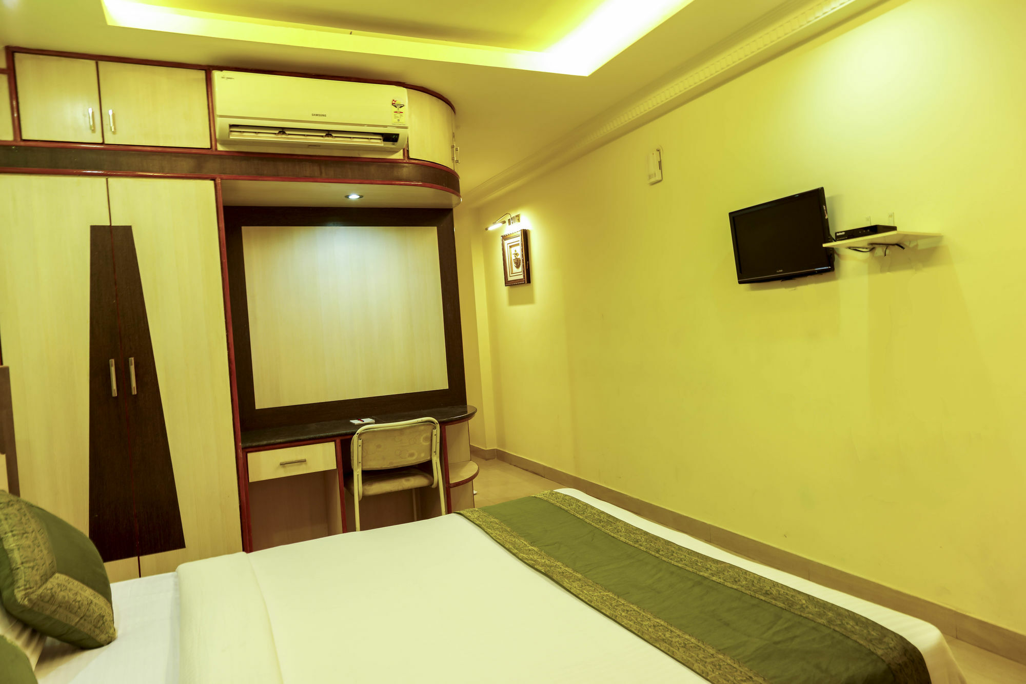 Hotel Treebo Trip Grand Regency Bangalore Esterno foto