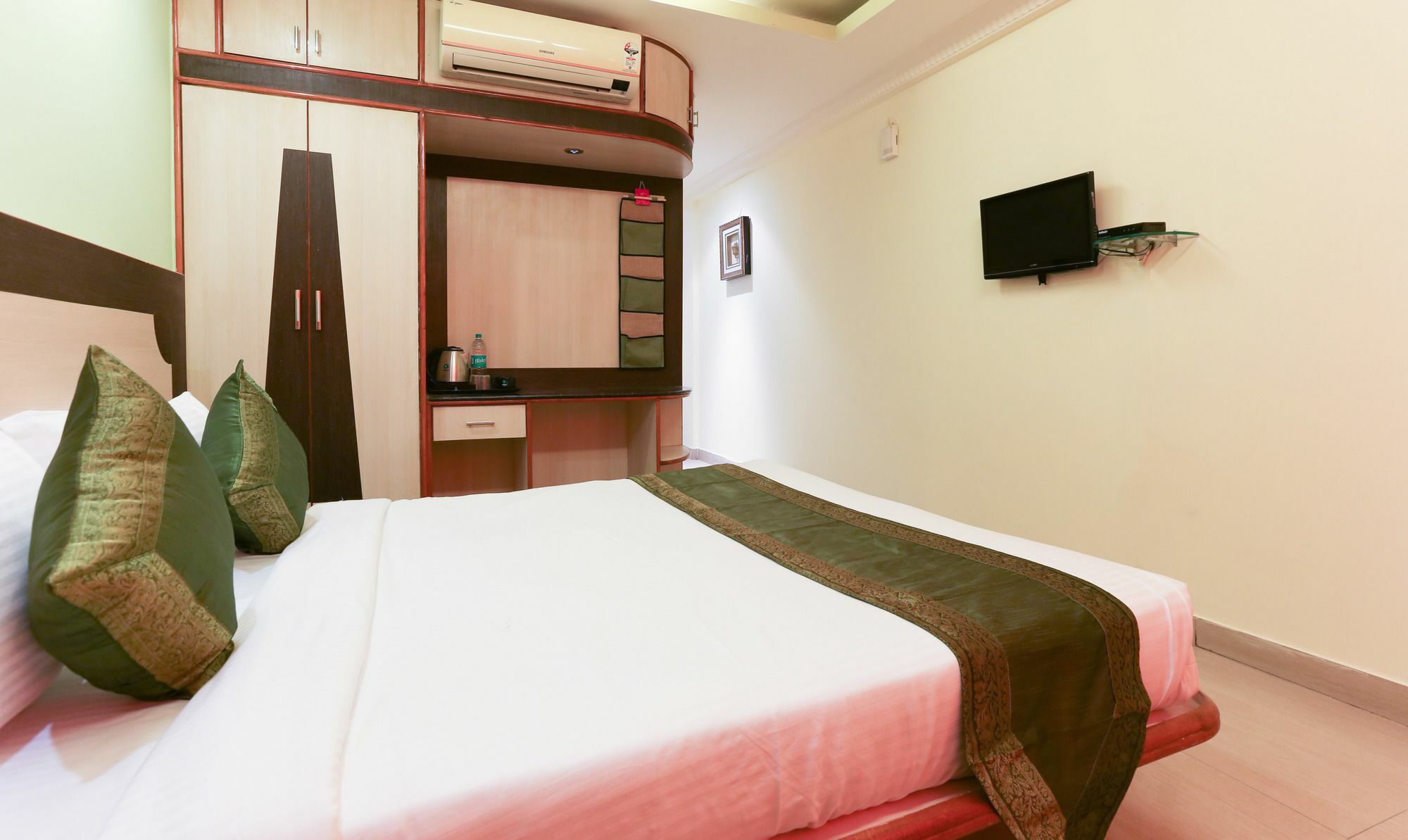 Hotel Treebo Trip Grand Regency Bangalore Esterno foto