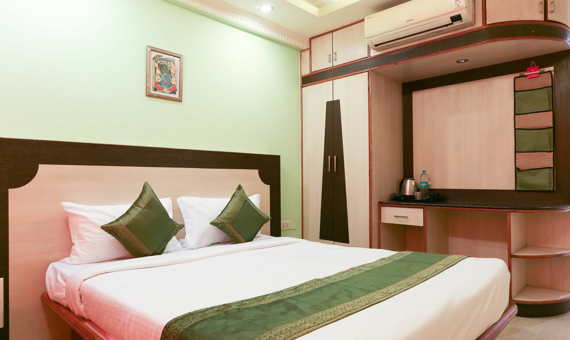 Hotel Treebo Trip Grand Regency Bangalore Esterno foto