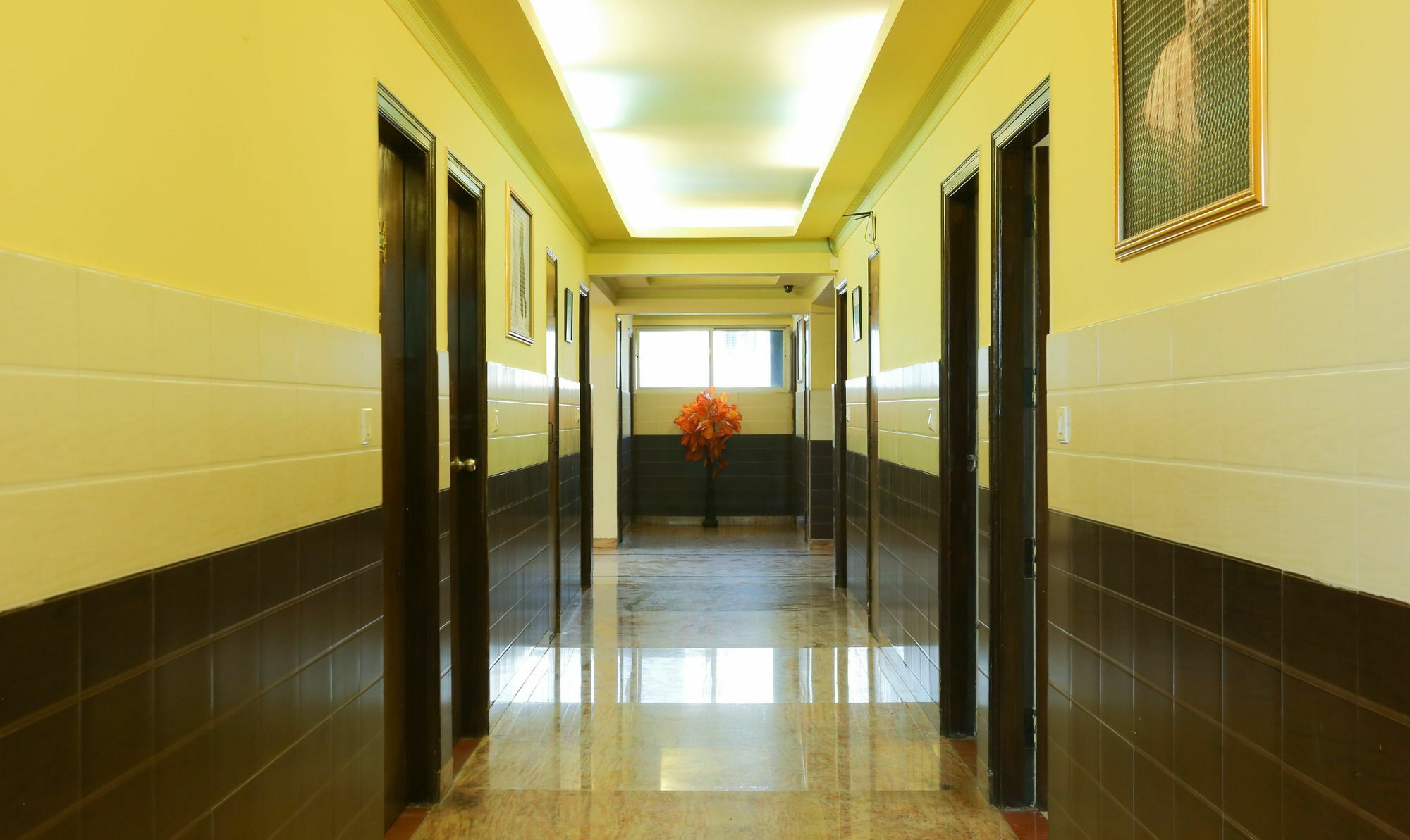 Hotel Treebo Trip Grand Regency Bangalore Esterno foto
