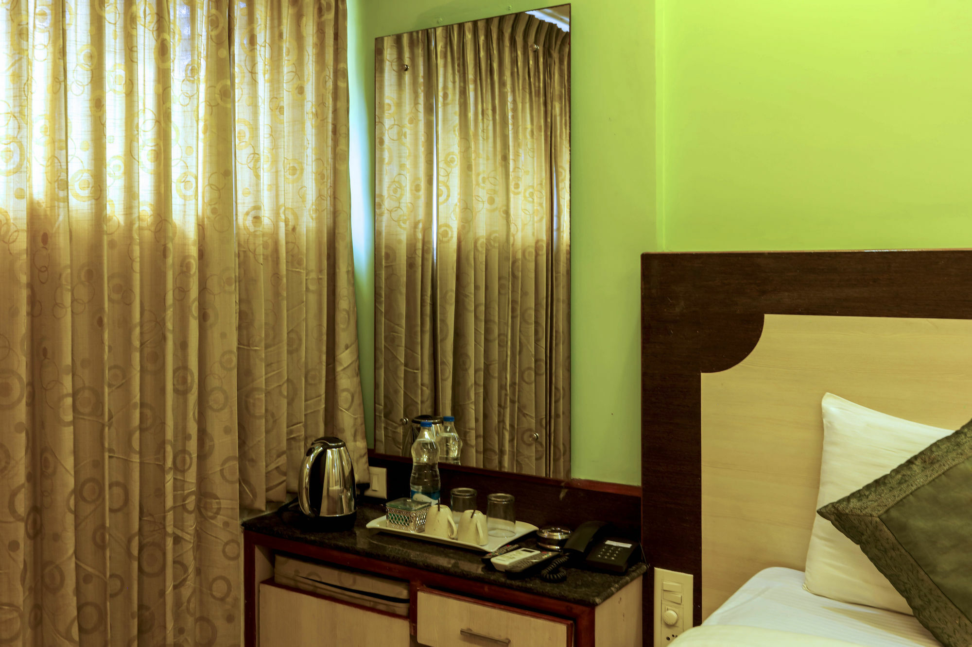 Hotel Treebo Trip Grand Regency Bangalore Esterno foto