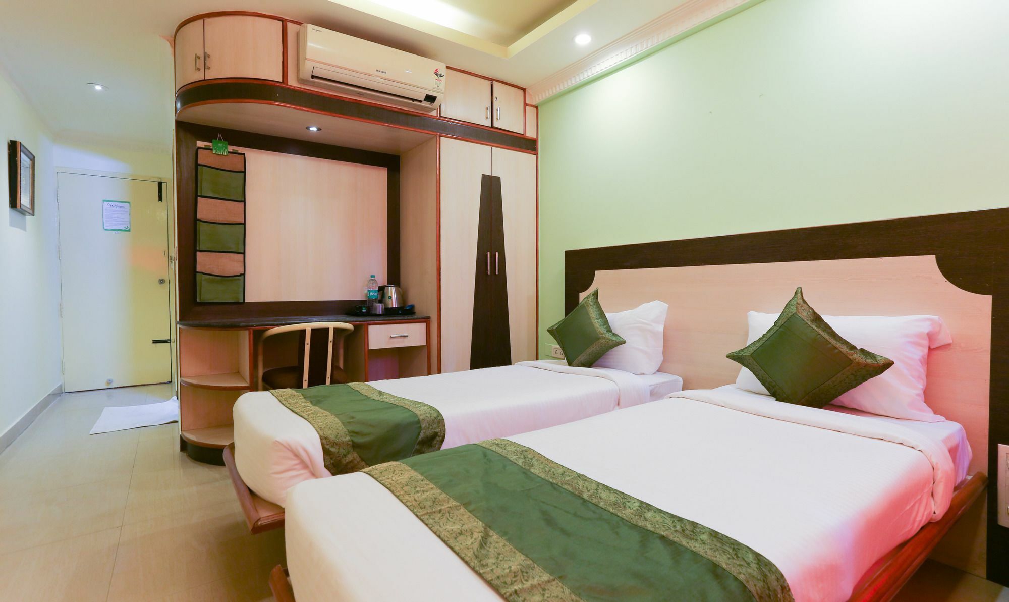 Hotel Treebo Trip Grand Regency Bangalore Esterno foto
